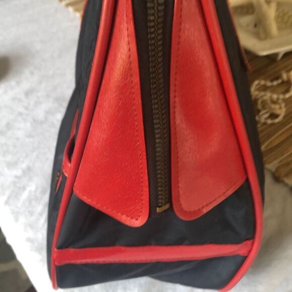 Vintage Lark Nylon and leather travel bag. Stripe trim. - Picture 4 of 10